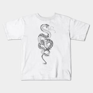 Dark danger snake attack 1 Kids T-Shirt